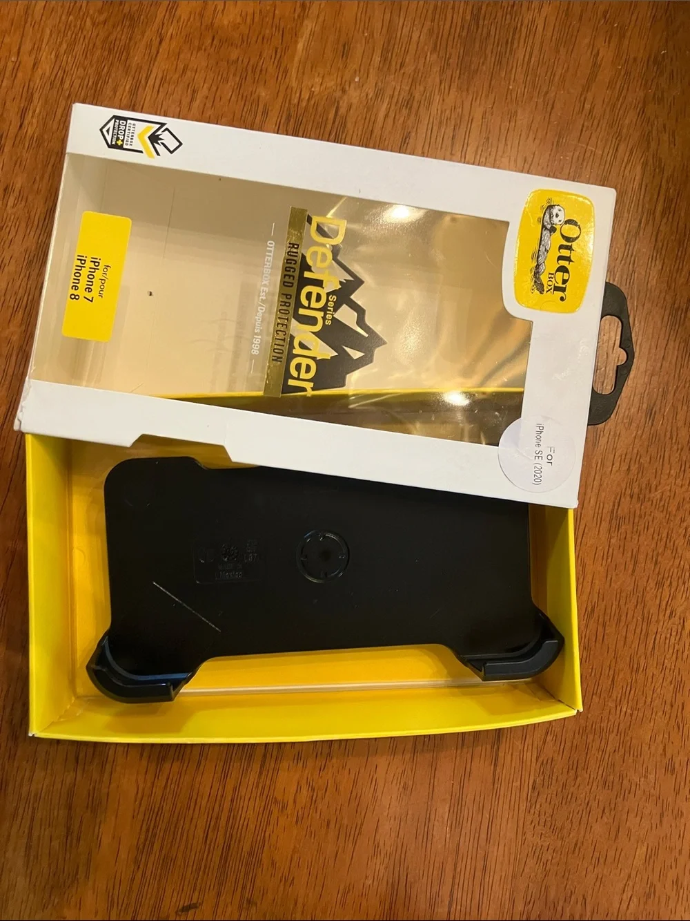 OtterBox Defender Series Case - Black and White Packaging